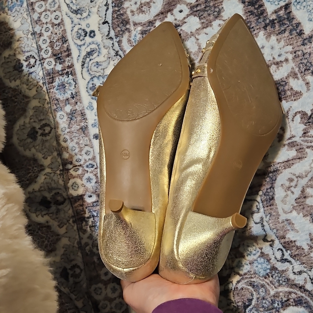 Kathy Van Zeeland Metallic Gold Heels - Picture 7 of 12